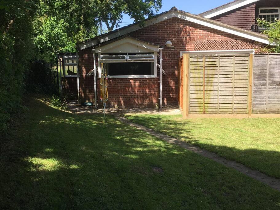 Bright And Spacious Annex Near Lymington With Private Garden Exterior foto